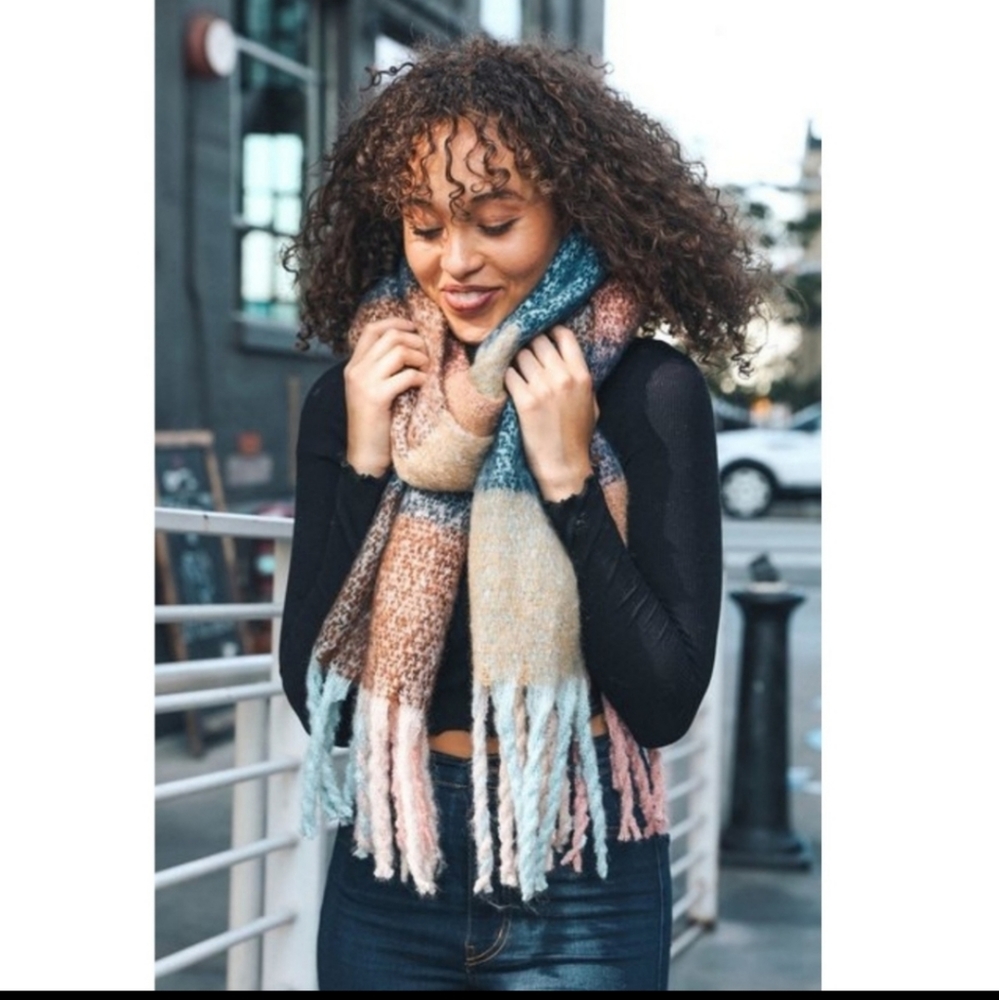 Earth_Pm Scarfs